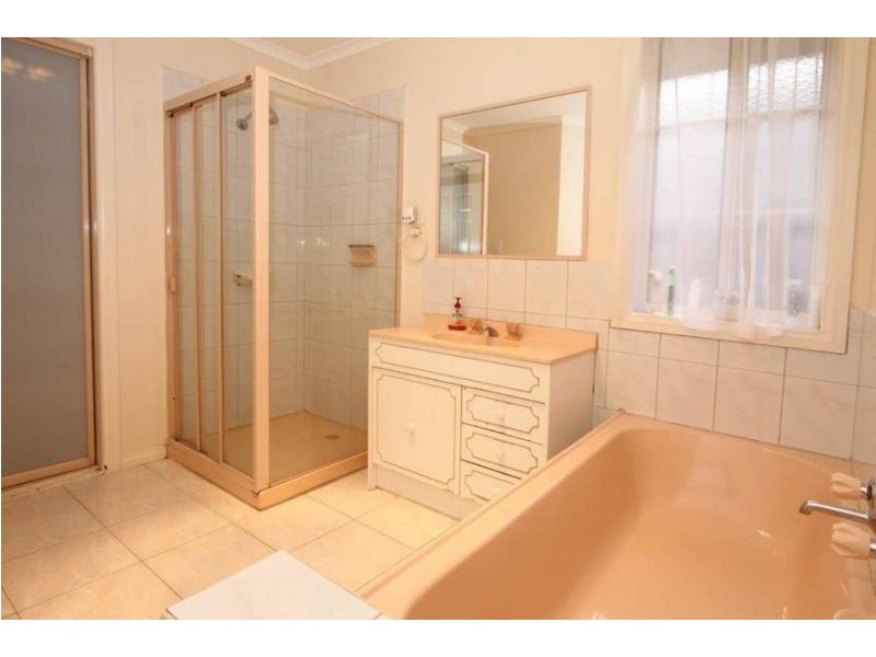 7D Rokewood Crescent, Meadow Heights VIC 3048