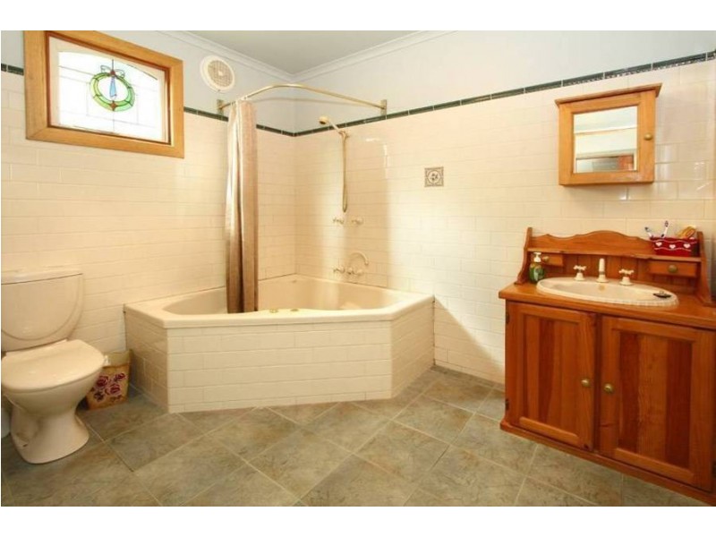 45 Melbourne Avenue, Glenroy VIC 3046