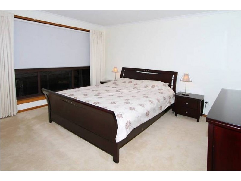 21 Nicholson Crescent, Meadow Heights VIC 3048