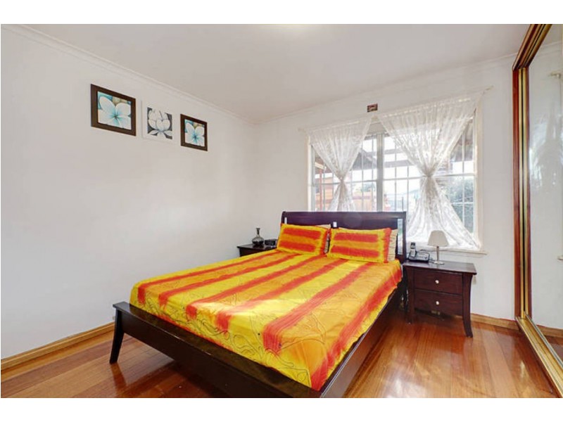 18 Crossley Crescent, Coolaroo VIC 3048