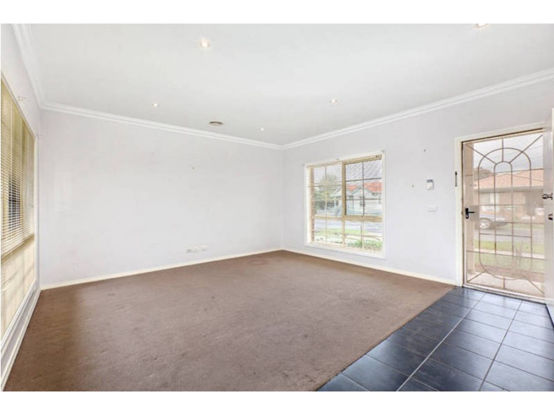 2/10 Ernest Street, Broadmeadows VIC 3047