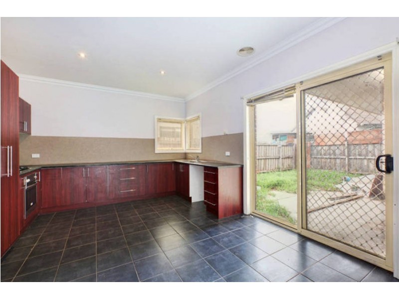 2/10 Ernest Street, Broadmeadows VIC 3047