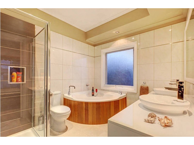 30 East Street, Hadfield VIC 3046