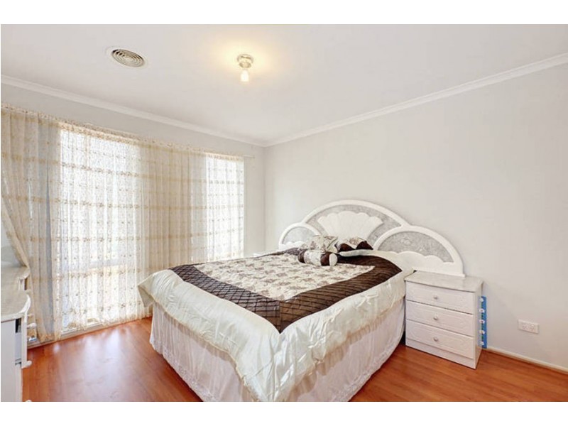 5 Havilland Drive, Roxburgh Park VIC 3064