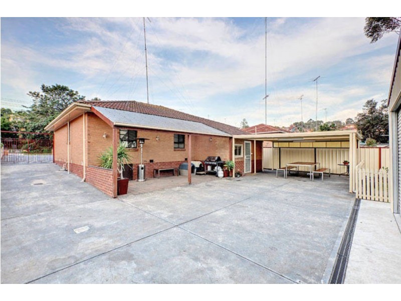 90 Moonee Boulevard, Glenroy VIC 3046