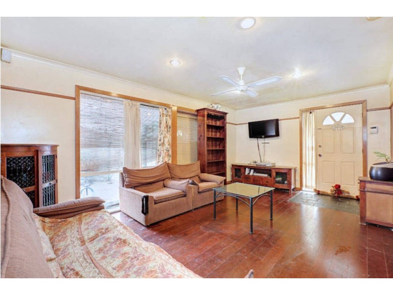 15 Reading Close, Roxburgh Park VIC 3064