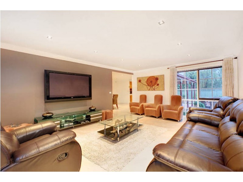 11 Glencairn Drive, Greenvale VIC 3059