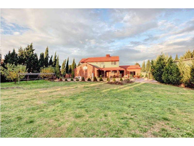 11 Glencairn Drive, Greenvale VIC 3059