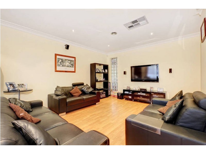 5 Eildon Court, Meadow Heights VIC 3048