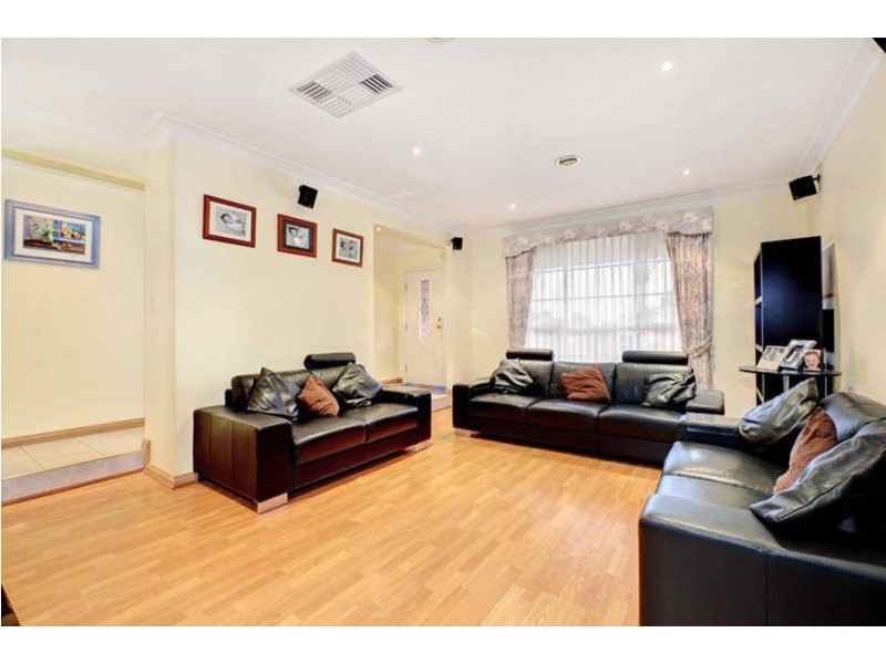 5 Eildon Court, Meadow Heights VIC 3048