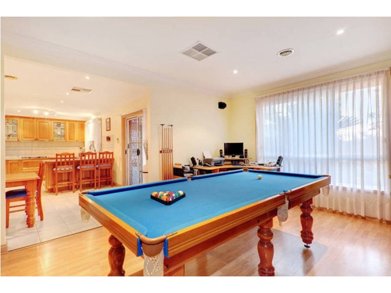 5 Eildon Court, Meadow Heights VIC 3048