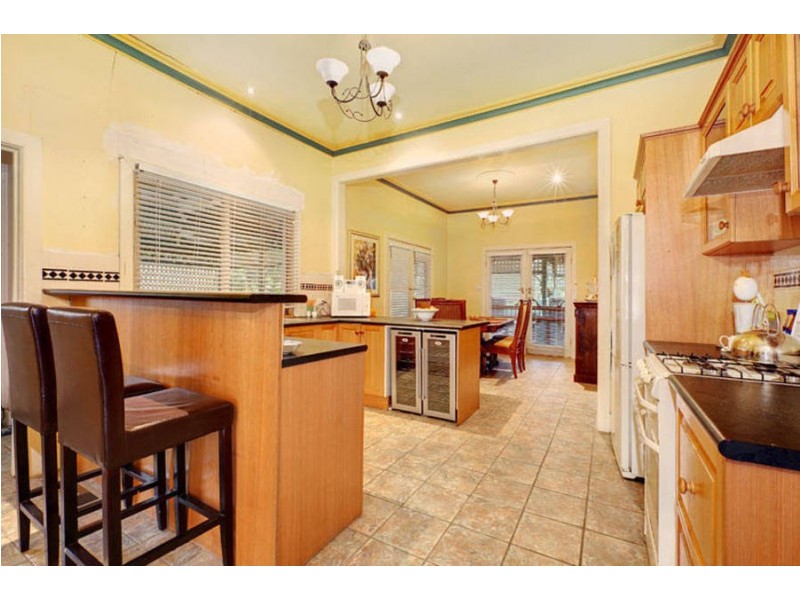 35 Freelands Grove, Jacana VIC 3047