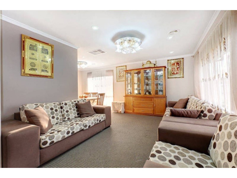 28 Milford Court, Meadow Heights VIC 3048