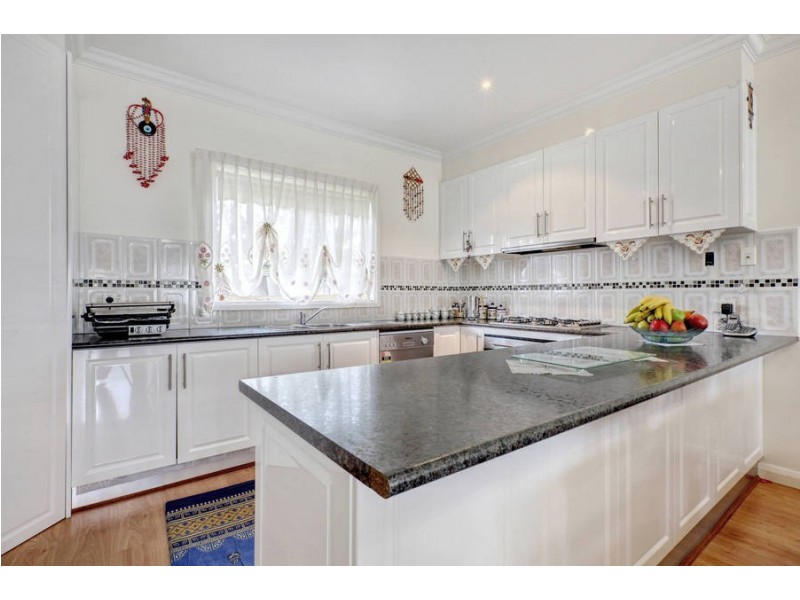 24 Avalon Avenue, Broadmeadows VIC 3047