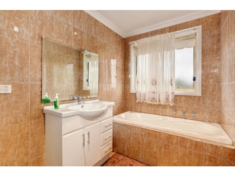 24 Avalon Avenue, Broadmeadows VIC 3047