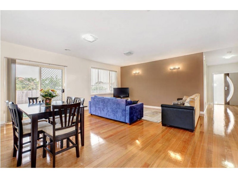 2/8 Howard Court, Glenroy VIC 3046