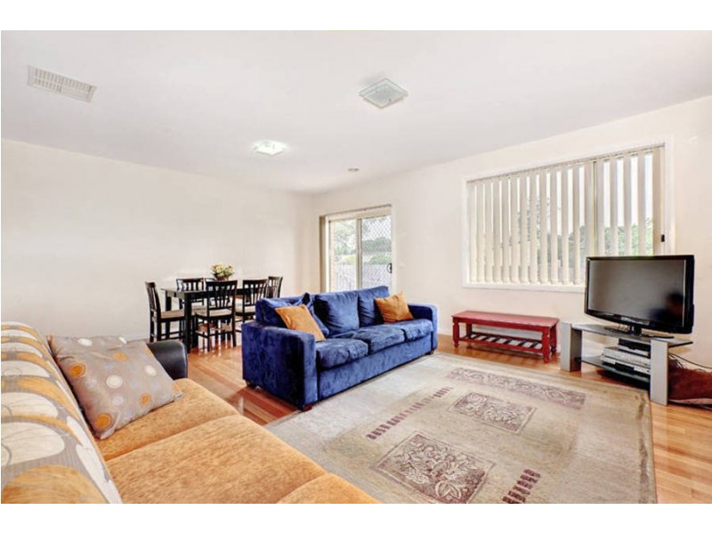 2/8 Howard Court, Glenroy VIC 3046