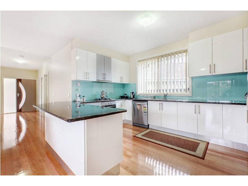 2/8 Howard Court, Glenroy VIC 3046