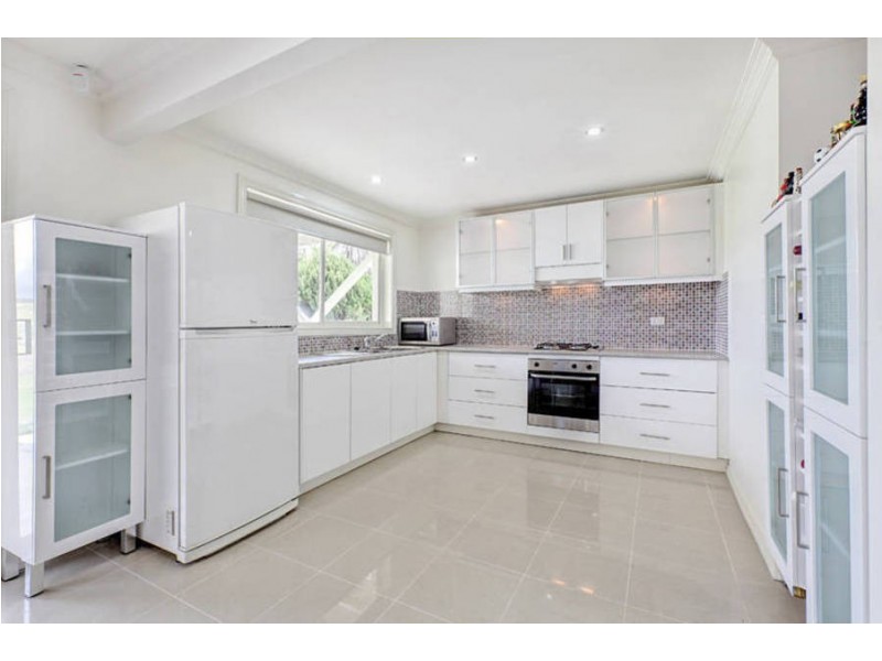 17 Karin Crescent, Glenroy VIC 3046