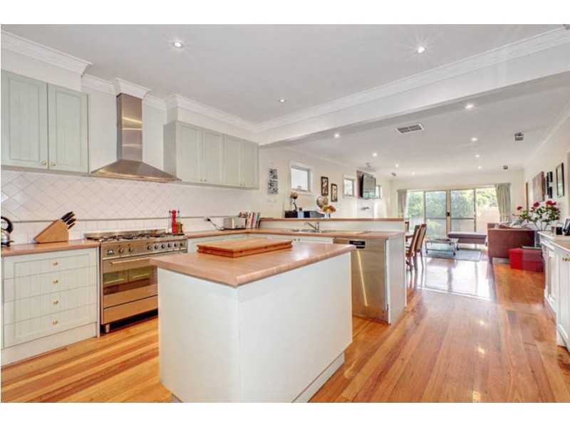 7 APSLEY STREET, Glenroy VIC 3046