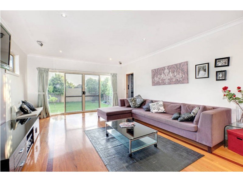 7 APSLEY STREET, Glenroy VIC 3046