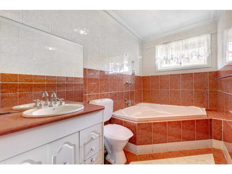 10 Roddings Street, Hadfield VIC 3046