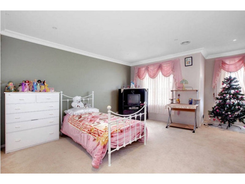 8 Malabar Street, Roxburgh Park VIC 3064