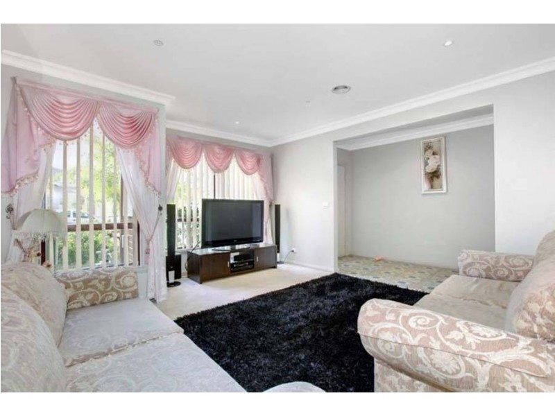 8 Malabar Street, Roxburgh Park VIC 3064