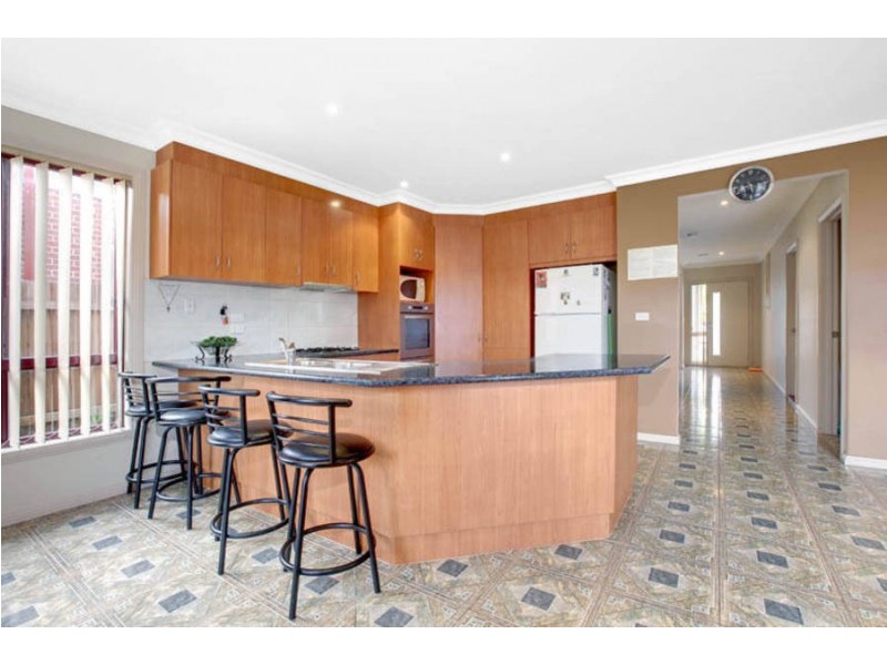 8 Malabar Street, Roxburgh Park VIC 3064