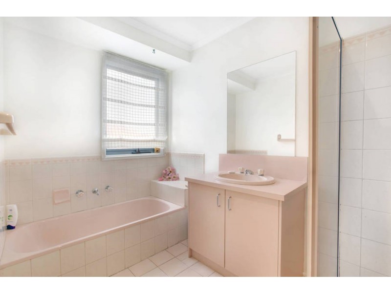 5 Clematis Court, Meadow Heights VIC 3048