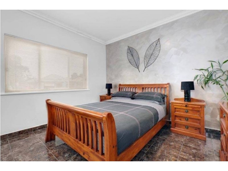 1/75 Isla Avenue, Glenroy VIC 3046