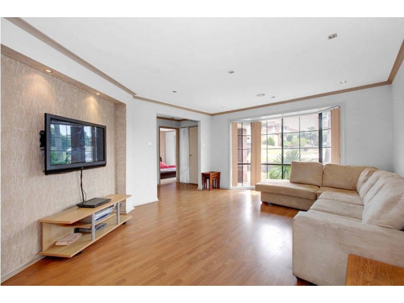 11 Kanooka Grove, Meadow Heights VIC 3048