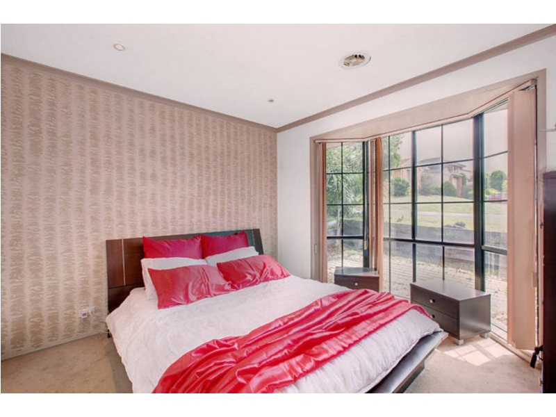 11 Kanooka Grove, Meadow Heights VIC 3048