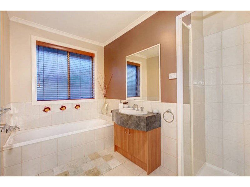 36 Marne Drive, Roxburgh Park VIC 3064