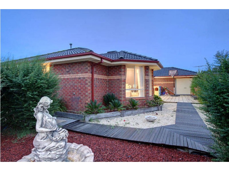 36 Marne Drive, Roxburgh Park VIC 3064