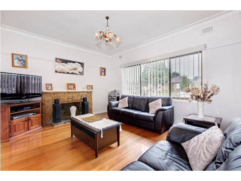 30 Cosmos Street, Glenroy VIC 3046