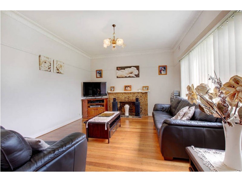 30 Cosmos Street, Glenroy VIC 3046