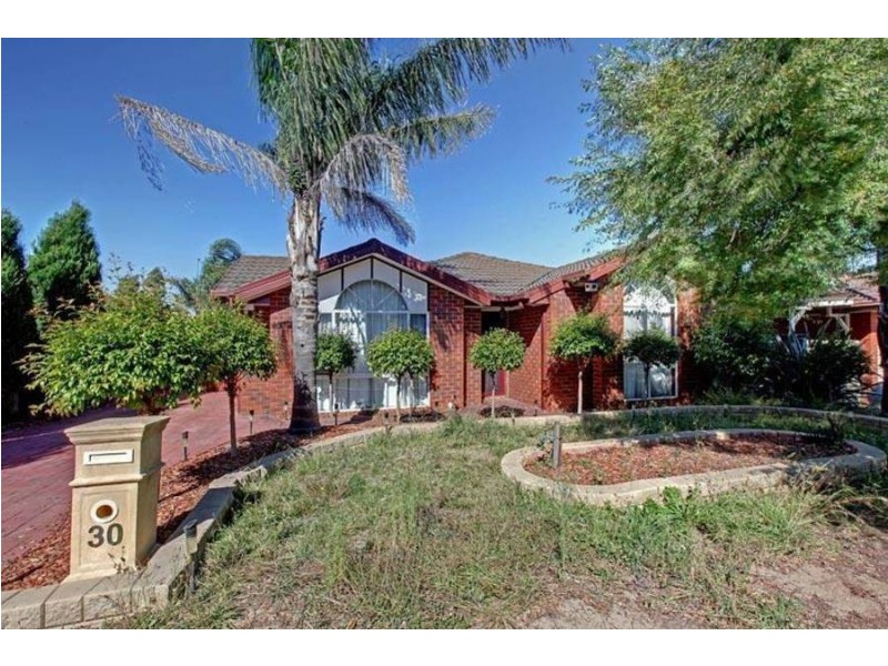 30 Pinnock Avenue, Roxburgh Park VIC 3064