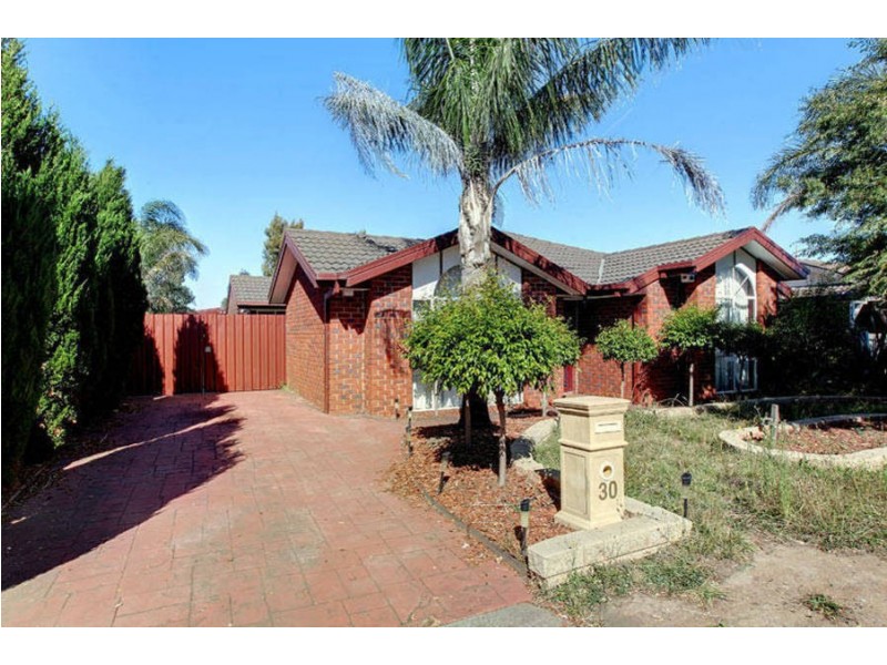 30 Pinnock Avenue, Roxburgh Park VIC 3064