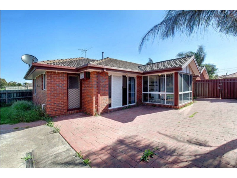 30 Pinnock Avenue, Roxburgh Park VIC 3064