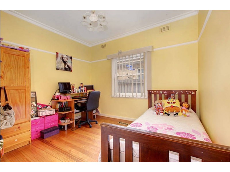 30 Cosmos Street, Glenroy VIC 3046