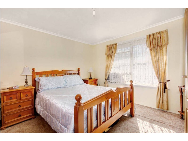 80 Bushfield Crescent, Coolaroo VIC 3048