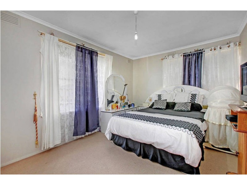 11 Smeaton Avenue, Dallas VIC 3047