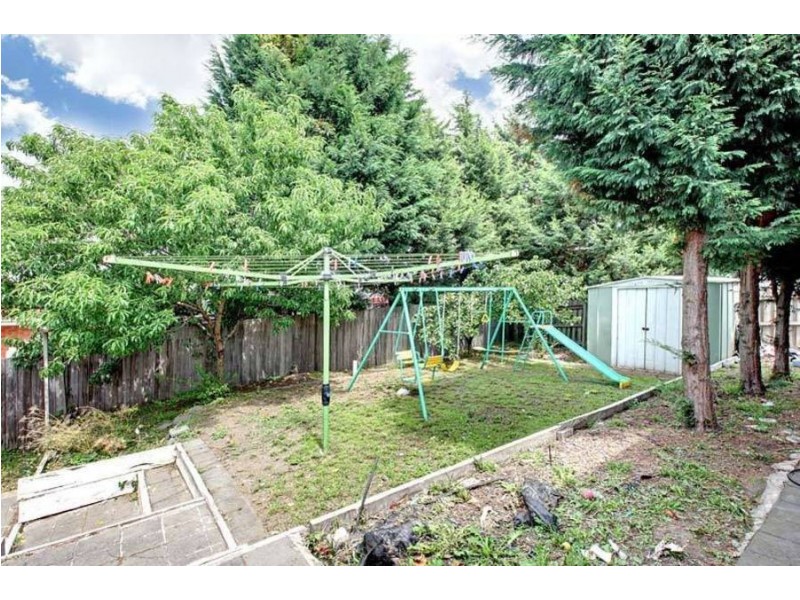 11 Kanooka Grove, Meadow Heights VIC 3048