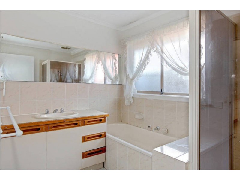 1/20 KNIGHT COURT, Meadow Heights VIC 3048