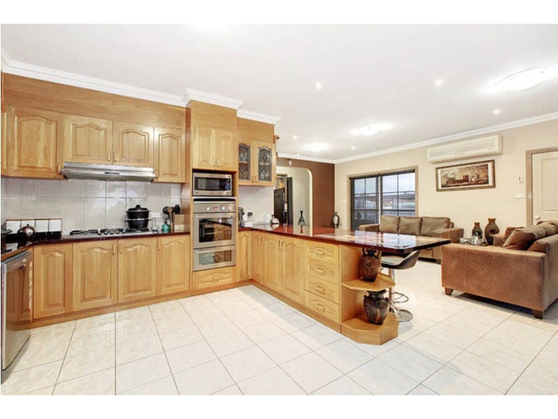 7 Milford Court, Meadow Heights VIC 3048