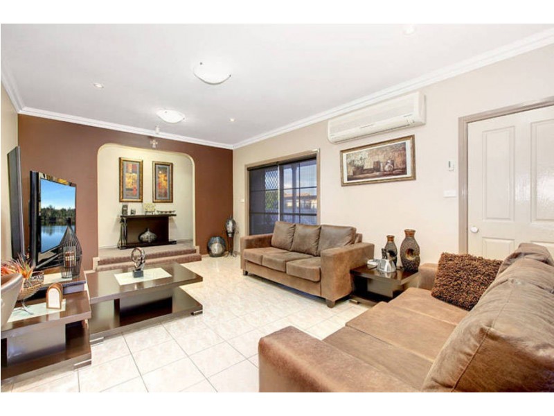 7 Milford Court, Meadow Heights VIC 3048