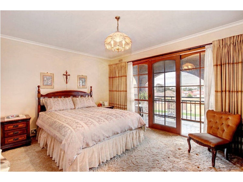 2 ILA STREET, Glenroy VIC 3046