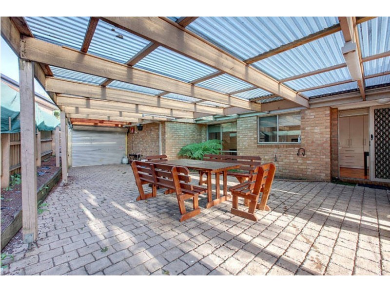 37 Kanooka Grove, Meadow Heights VIC 3048