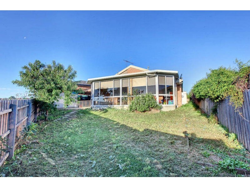 37 Kanooka Grove, Meadow Heights VIC 3048